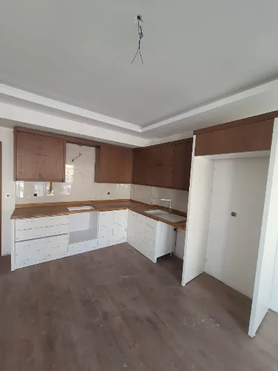 Reşat Canıtez 9