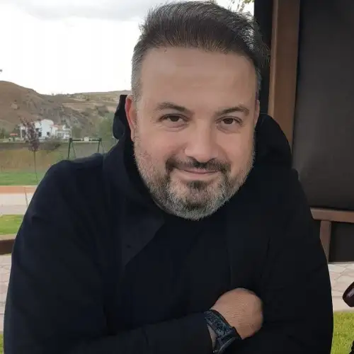 Özgür Yar